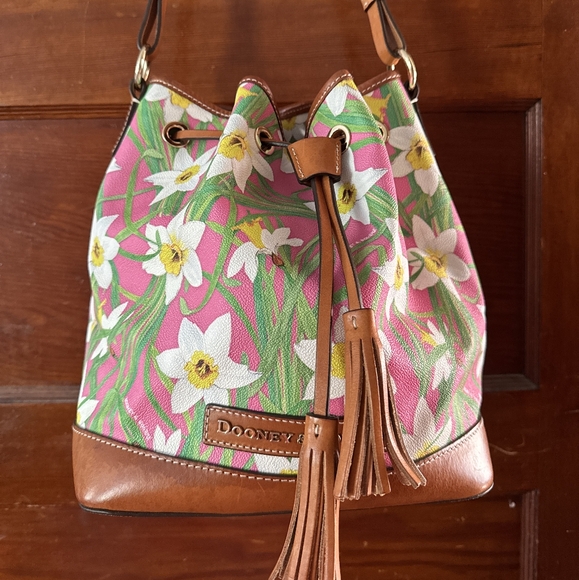 Dooney & Bourke Handbags - Dooney & Bourke Pink Daffodil Floral Bucket Bag EUC